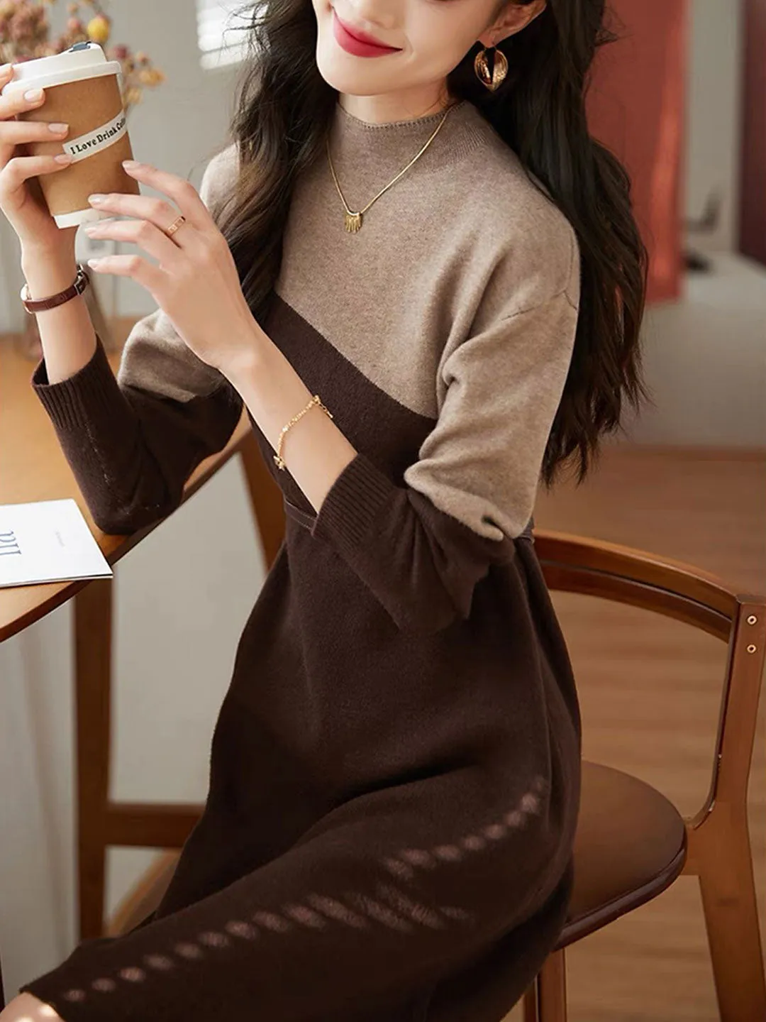 Avery Elegant Turtleneck Contrasting Knitted Dress