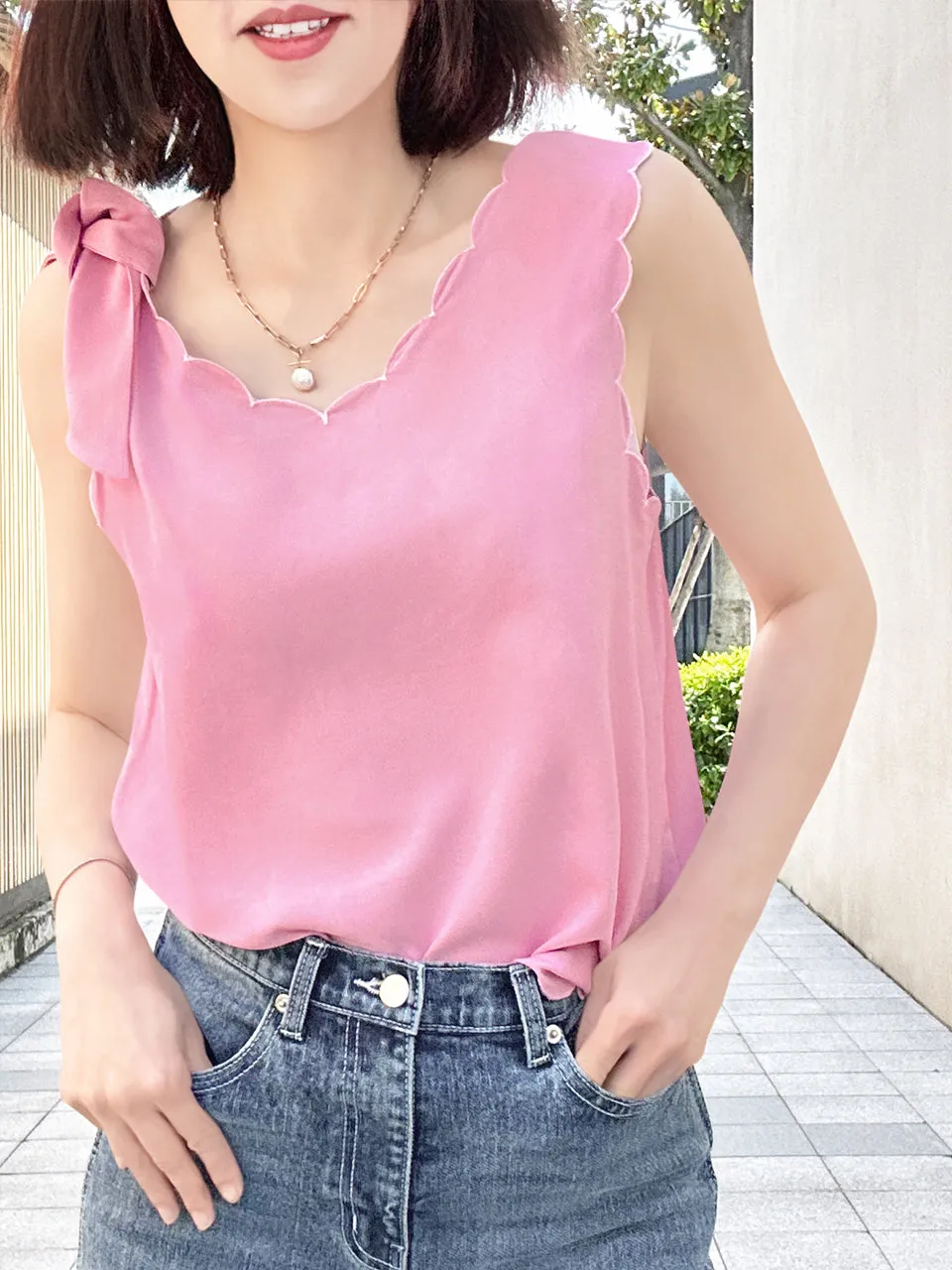 Pink Scallop V-neck Silk Tank With Removable Bow