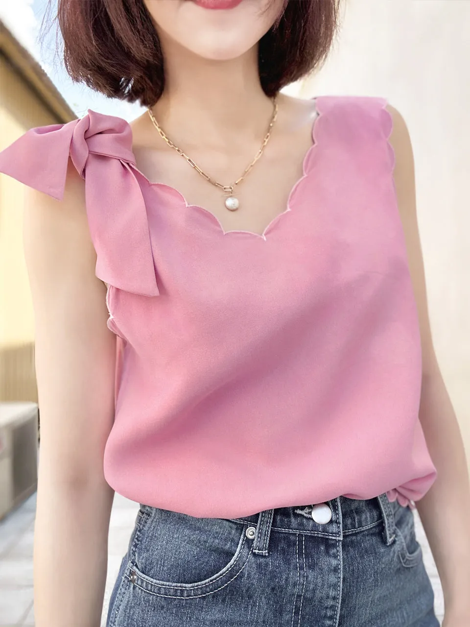 Pink Scallop V-neck Silk Tank With Removable Bow