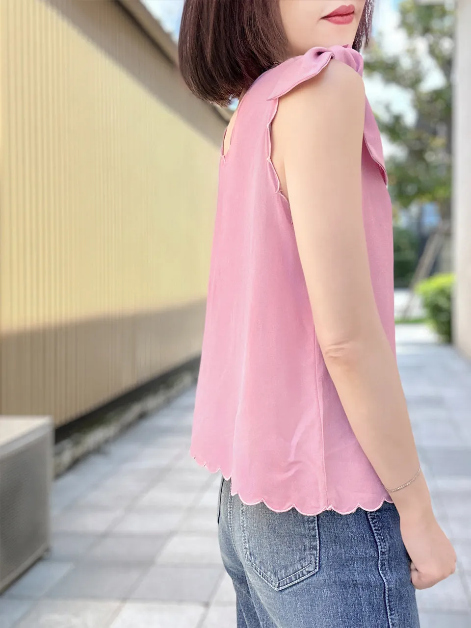 Pink Scallop V-neck Silk Tank With Removable Bow