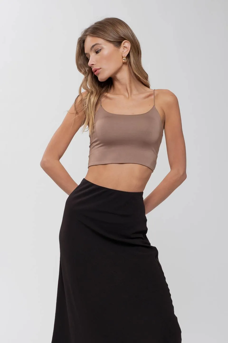 SEAMLESS CROPPED KNIT CAMI TOP