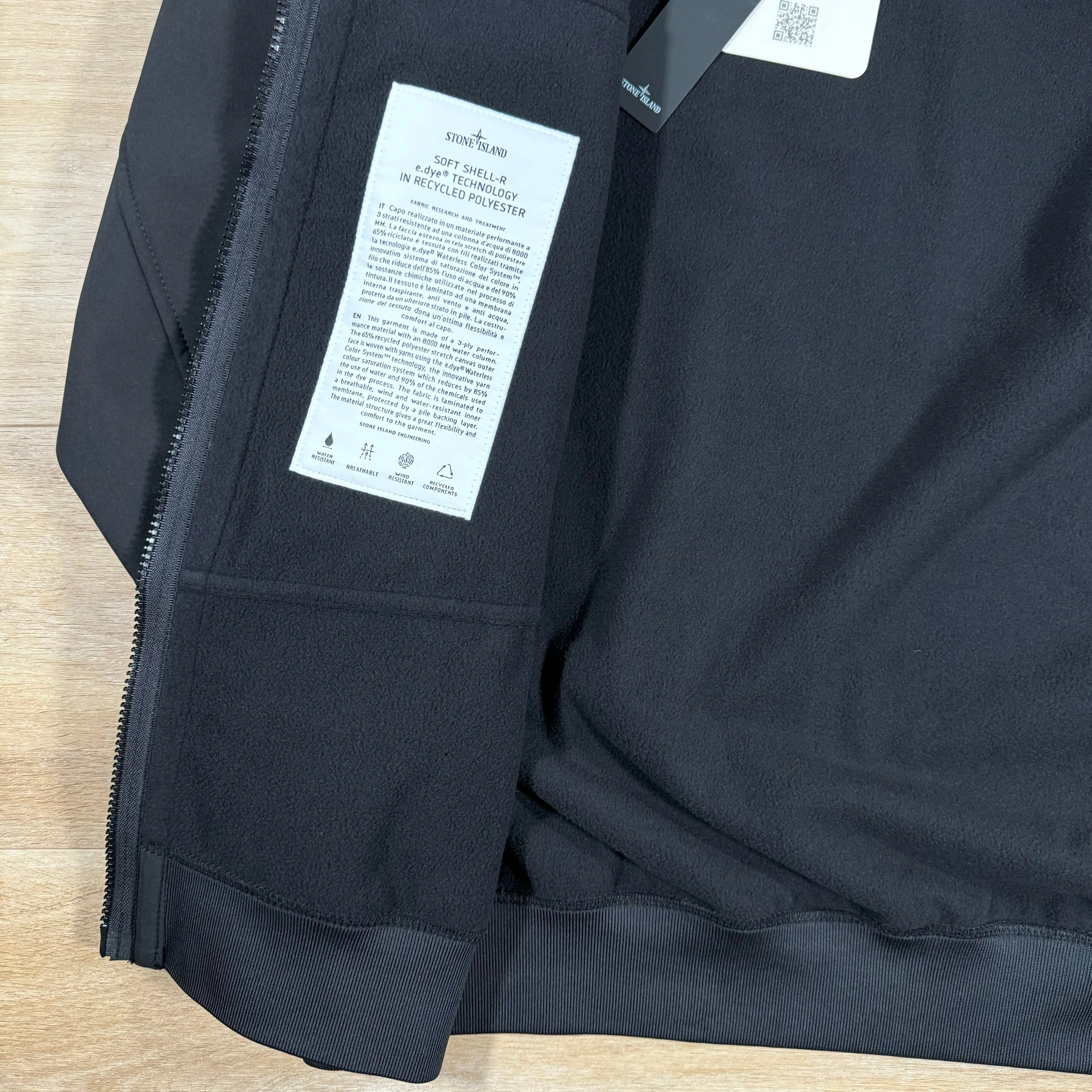 Stone Island Soft Shell-R Jacket in Black